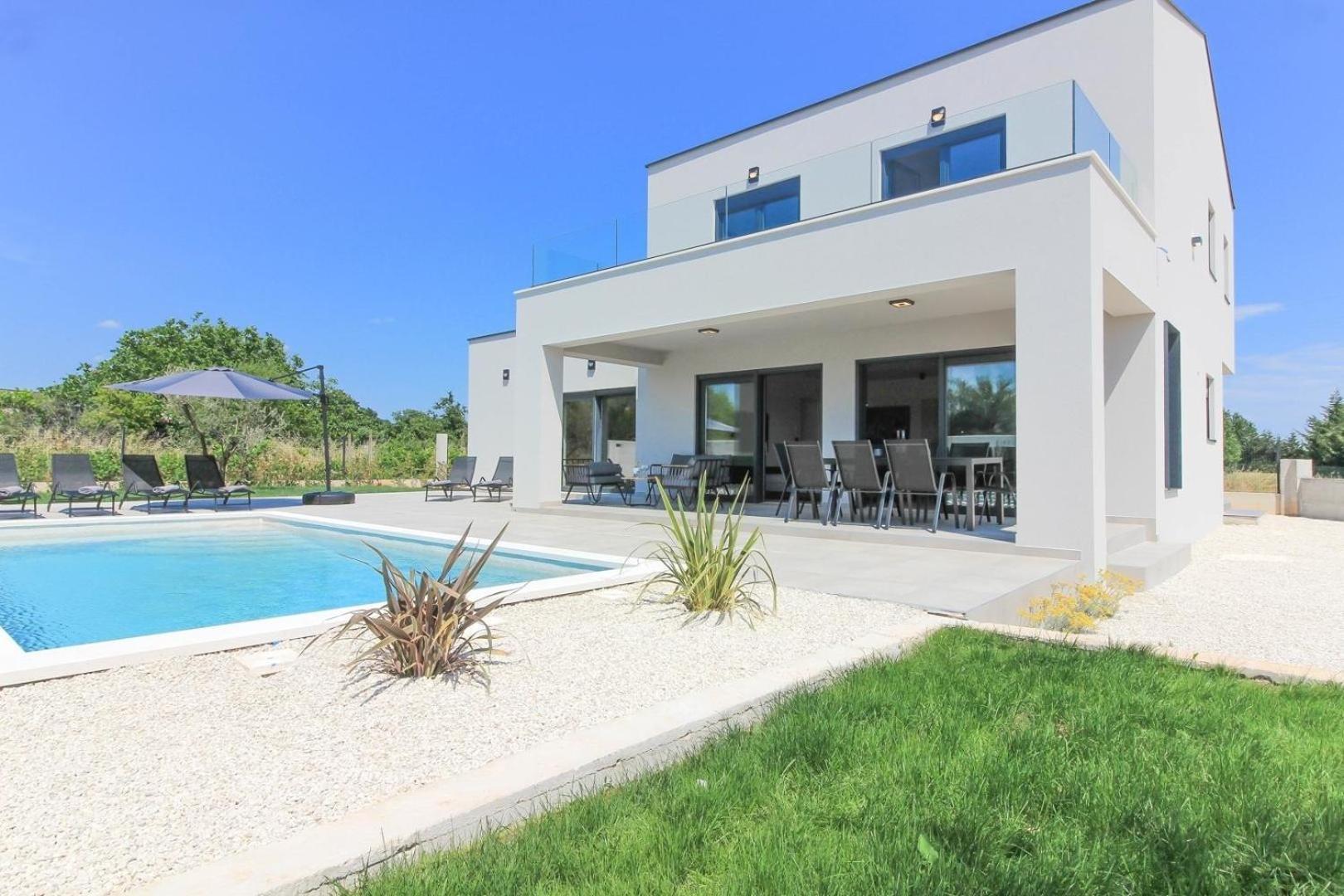 Mit Privatpool Fuer 8 Personen Ca 180 Qm In Loborika, Istrien Suedkueste Von Istrien Ferienhaus Pula