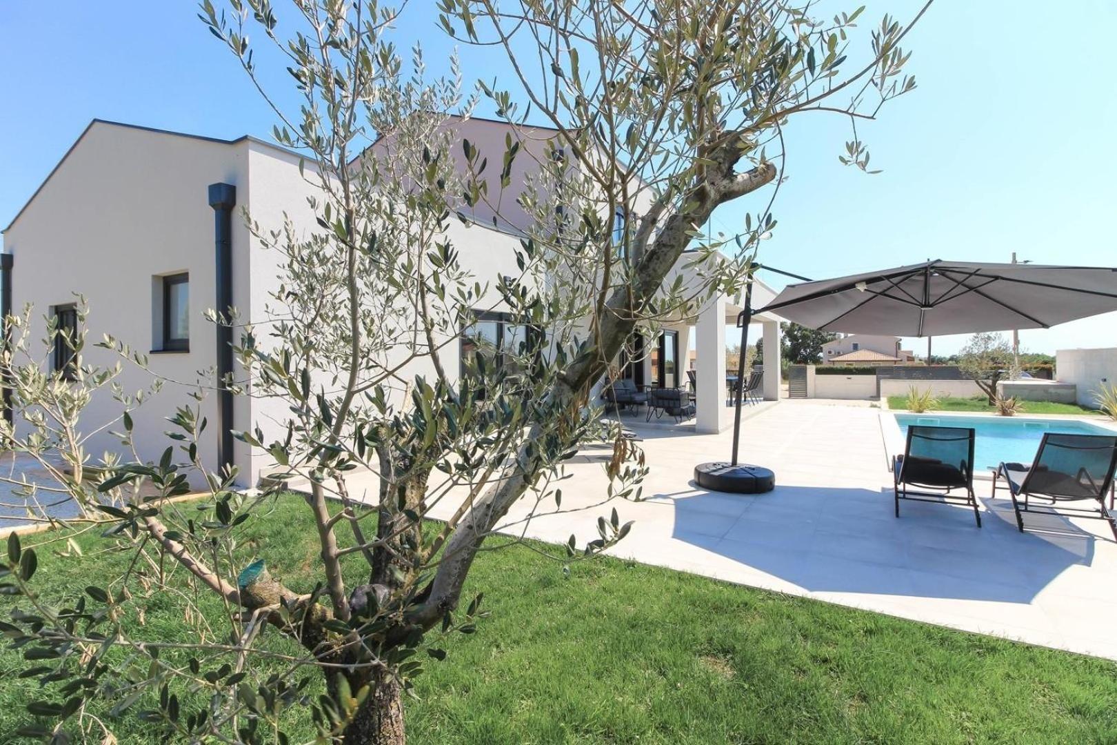 Mit Privatpool Fuer 8 Personen Ca 180 Qm In Loborika, Istrien Suedkueste Von Istrien *