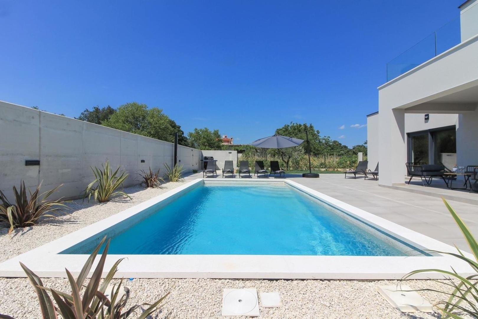 Mit Privatpool Fuer 8 Personen Ca 180 Qm In Loborika, Istrien Suedkueste Von Istrien Pula
